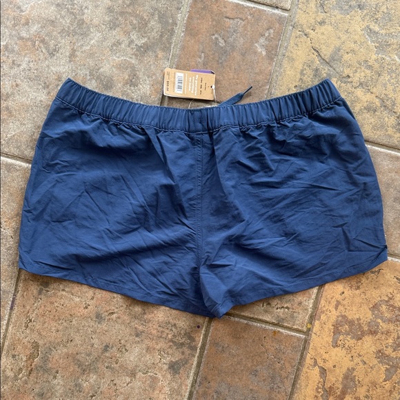 Patagonia Barely Baggies Shorts - Picture 5 of 5